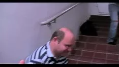 تشغيل كس شقراء الملاعين في حوض السباحة من الخلف