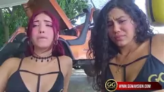 تشغيل مثليات لاتينا في الملابس الداخلية تتبلل وتتوحش في خيال وقت الاستحمام الشامبانيا