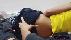 Abspielen Die junge schwarze Annaya wird in einer Amateur-Analsexszene von Hellman hart in den Arsch gefickt