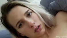 Jouer Giovane bionda che fa sesso con grande amore e crescita