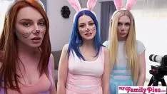 Jouer Xxx succhia bene la barba e si fa penetrare da un altro