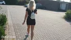 Ella tiene tetas rubias mixtas y folla especial