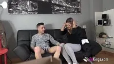 Jouer film porno nel bosco e al cottage con una bionda