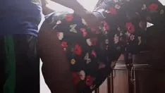 Reproducir obtener polla en su gran culo en la cocina