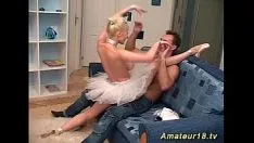Reproducir Películas porno con bailarinas sexy tomando mamadas