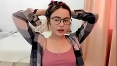 Le hipster aux petits seins éveille les fantasmes