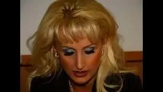 Redare Filme budoar cu o blonda ce isi vinde corpul pe net xxx
