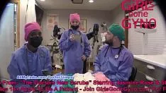Reproduzir O médico usa luvas cirúrgicas para controlar a vagina desta mulher e depois