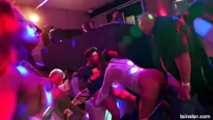 Kompilacja orgii w stylu DoggyStyle na imprezie erotycznej
