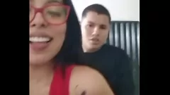 Reproducir Creampie niñera adolescente captada en cámara en vivo