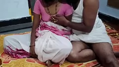 تشغيل Desi زوجة Handjob الحميمة والراعي الخام سخيف