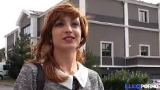 Abspielen Pornobilder mit reifen russischen Frauen, die auf der Straße hängen